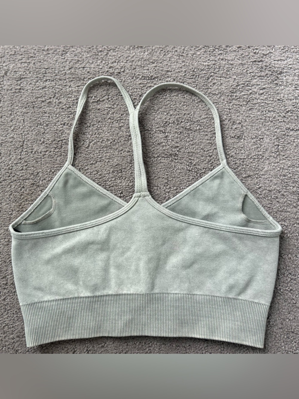 Bo+Tee Sage Green Seamless Sports Bra V-Neck Racerback Athletic Crop Size S - Picture 3 of 5